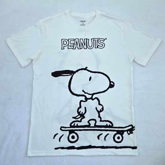 Peanuts🥜 Skateboarding🛹 Snoopy🐶 Graphic Tee👕 - NWOT - Picture 8 of 13